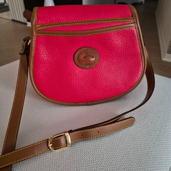 Dooney and Bourque crossbody leather bag. - Picture 3 of 8